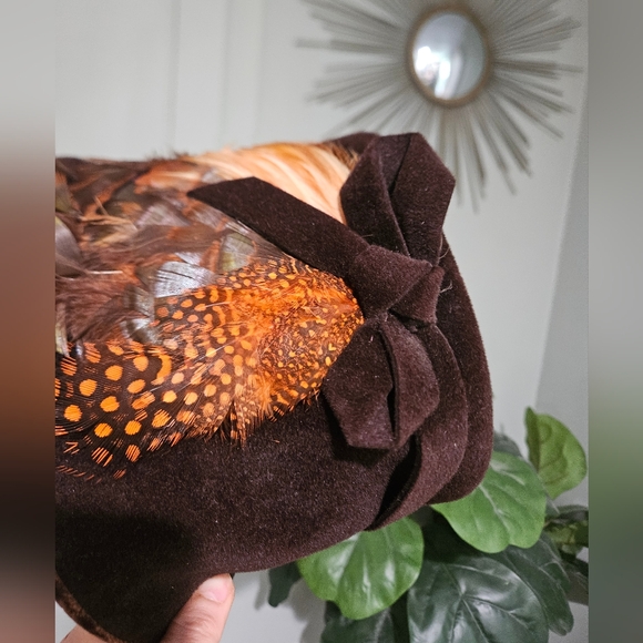 Vintage Lazurus Feather Velvet Cloche Hat — Made in Italy - Picture 14 of 16